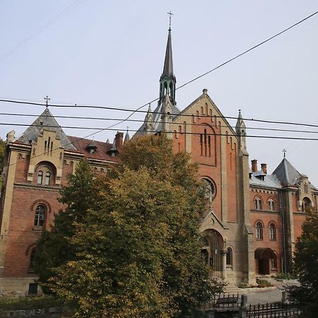 Galllery Львов Экстерьер фото